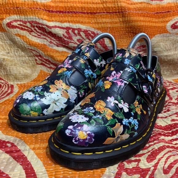 Dr Martens Wanderlust Mary Jane Floral Shoes - Picture 2 of 8